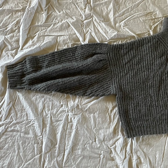 Relaxed crop knit sweater with half zip high neck in gray - Picture 3 of 7